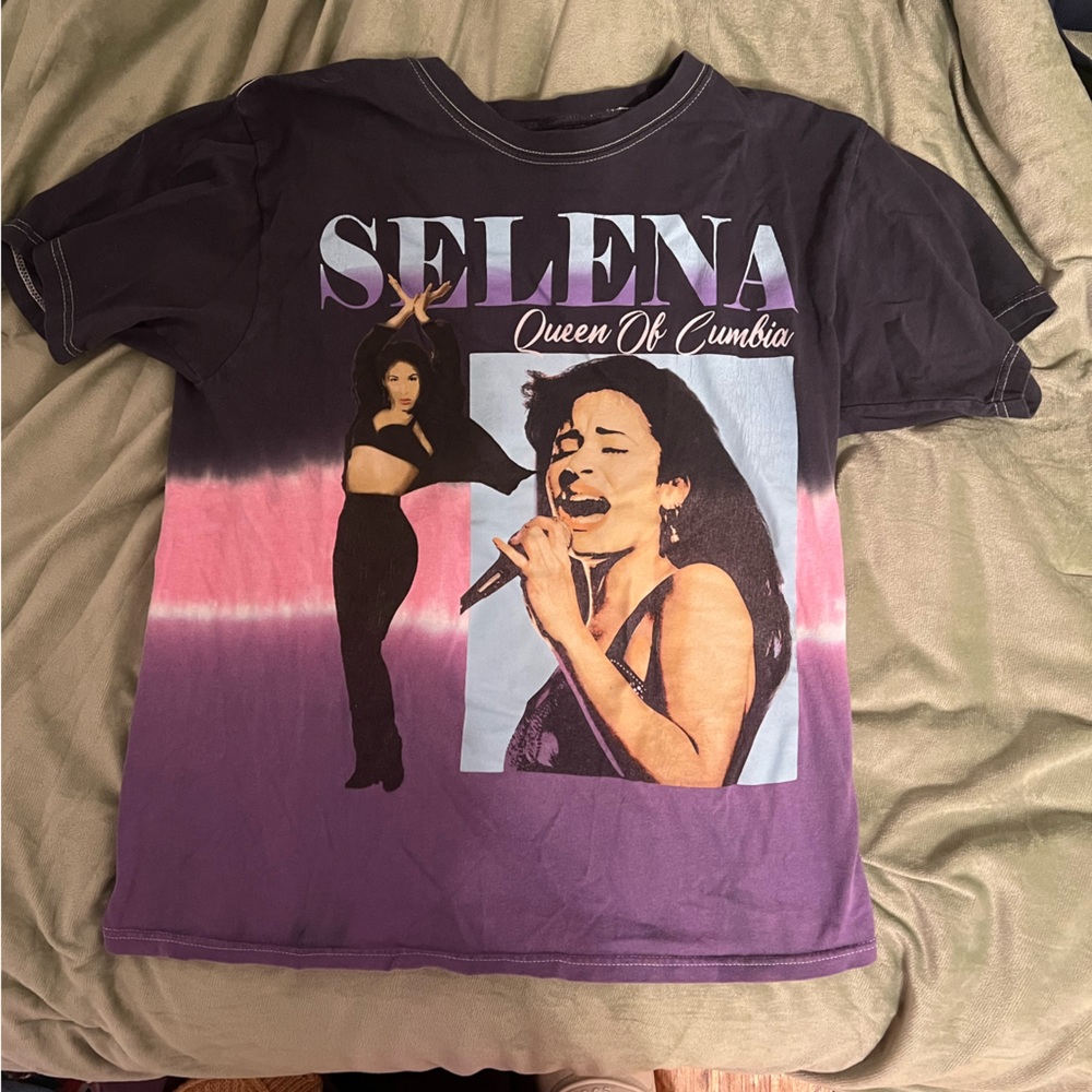 Selena Quintanilla-Pérez T shirt. Tie dyed. Size medium. Worn a couple times.